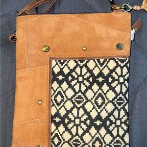 VAAN‎ & CO Suede Aztec Tribal Pattern Crossbody Bag Purse